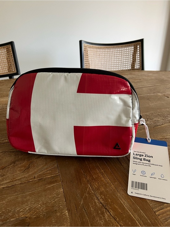 Rareform Handbags - Large Zion Sling Bag by Rareform
